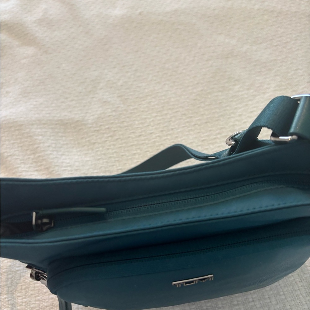 Tumi Voyageur Teal Crossbody Bag with Zipper Details - Picture 2 of 3
